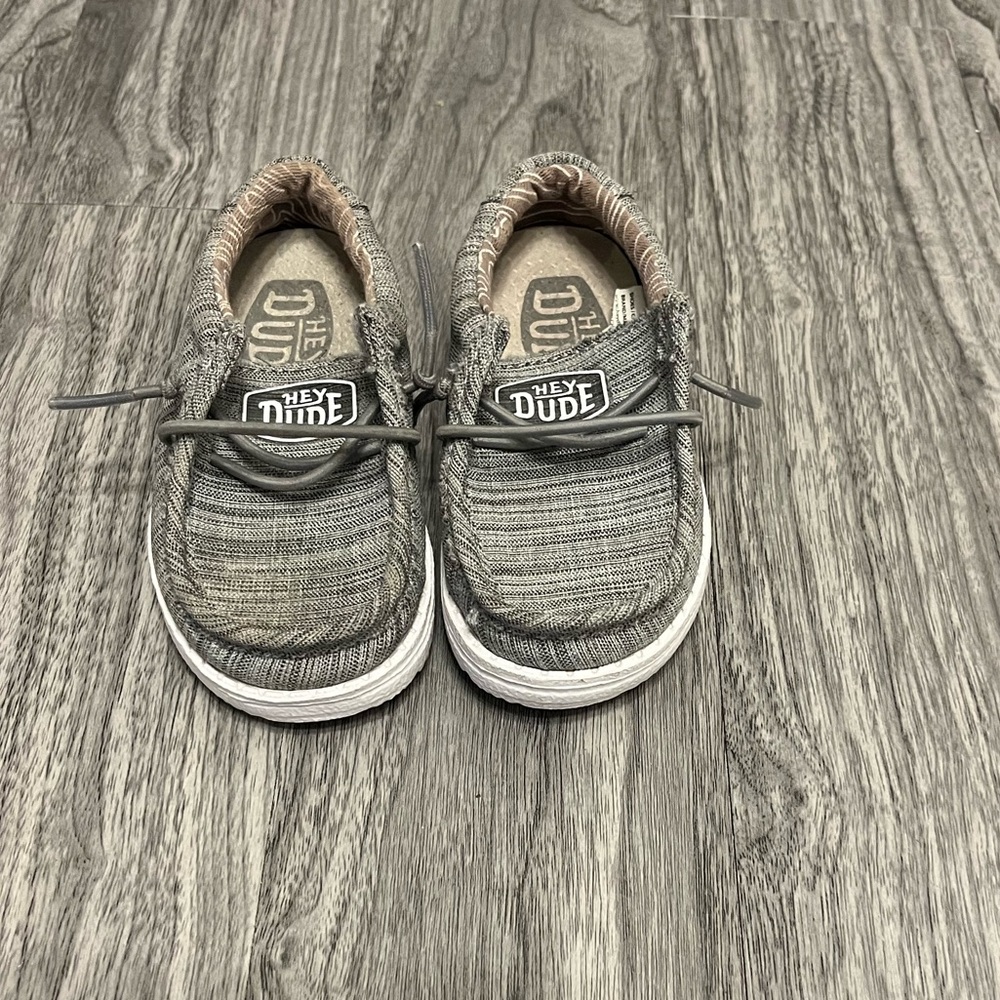 Toddler Hey Dudes size 5! Wore 2-3 times. Very good condition.